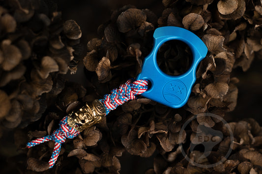 Set of Single Knuckle Brass SFK 01 Blue Anodizing Type 2 & Brass Paracord Skull Bead Confederate & EDC Leather Pouch