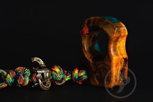 Set of Single Finger Knuckle Brass SFK 01 Stab Wood & Brass Paracord Bead Dragonborn's Helmet