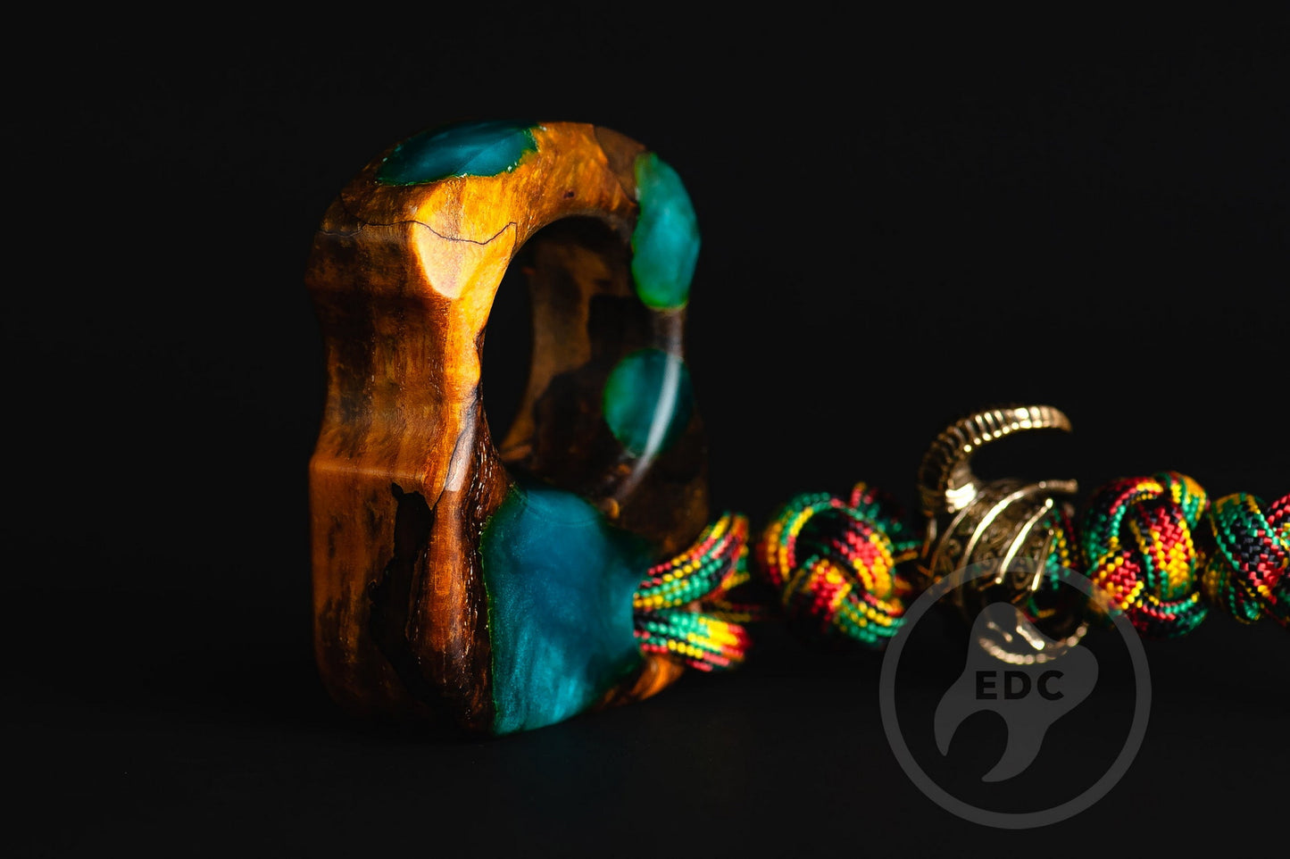 Set of Single Finger Knuckle Brass SFK 01 Stab Wood & Brass Paracord Bead Dragonborn's Helmet