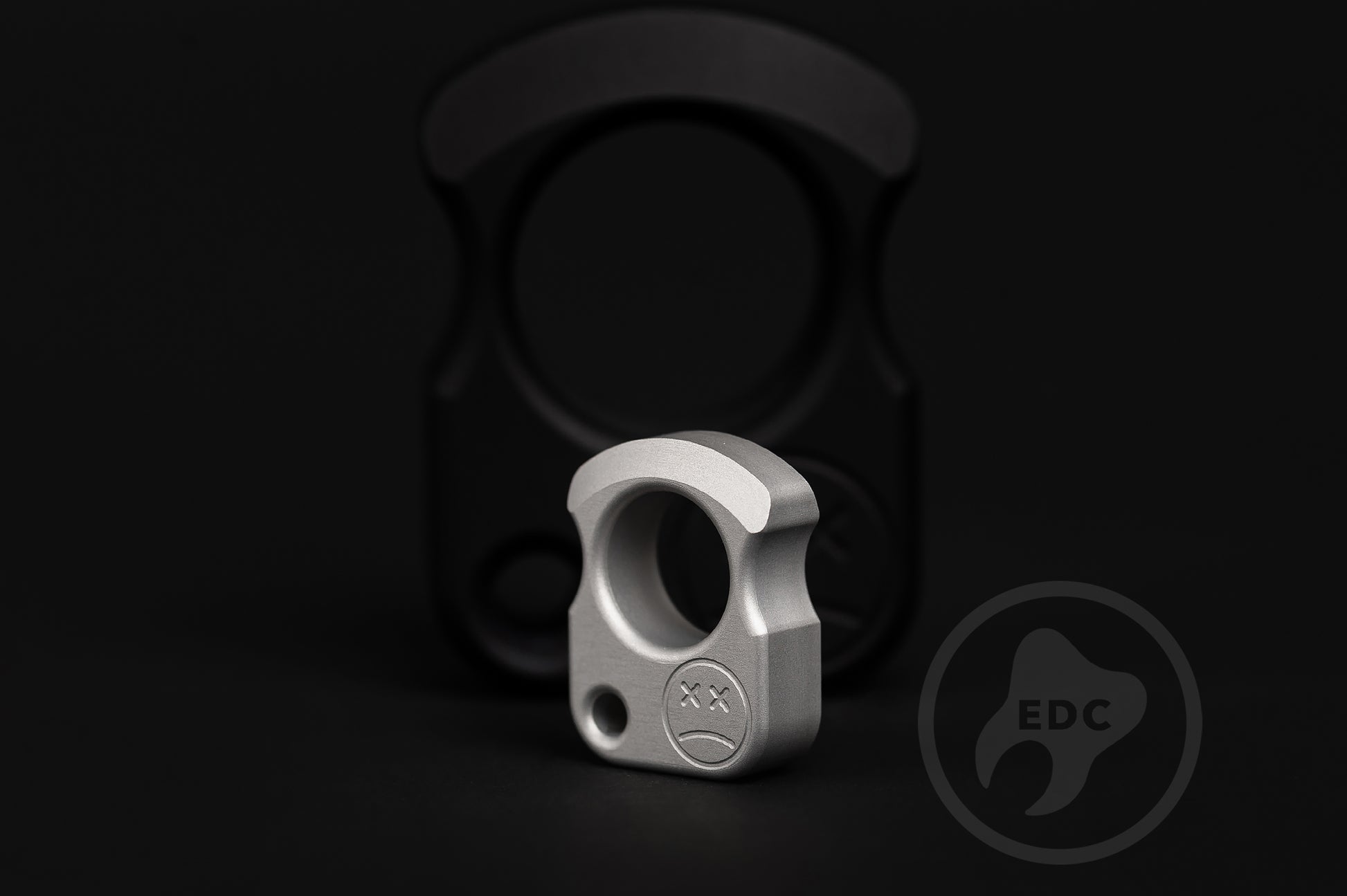 Grey aluminum necklace for men EDC knuck SFK 01 _ 3